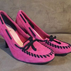 Hot Pink suede heels Sz 8 1/2. Lightly used